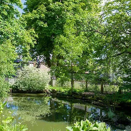 Fell View Apartment *